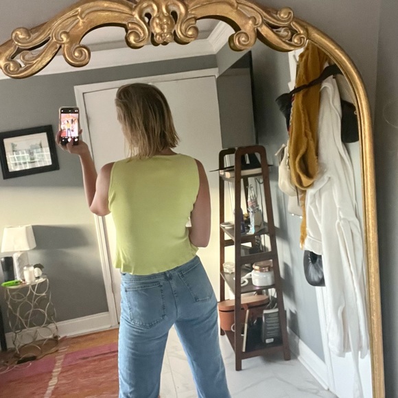 Green top - Picture 4 of 5